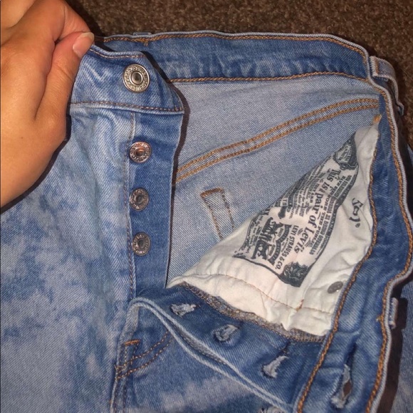 501 Levi shorts - Picture 2 of 5